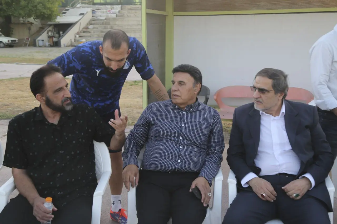دورهمی شهریاری و پیشکسوتان در تمرین استقلال