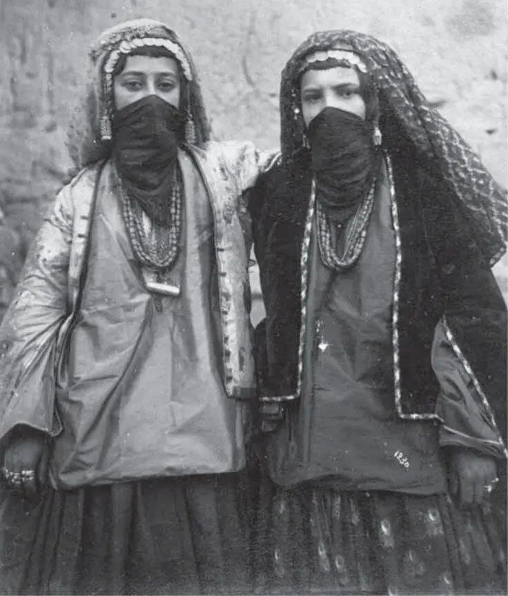 پوشش زنان قاجاری