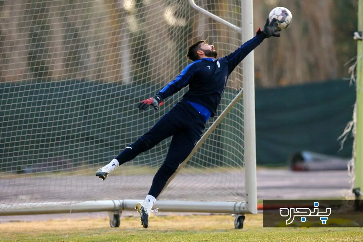 دروازهبان استقلال قراردادش را فسخ کرد