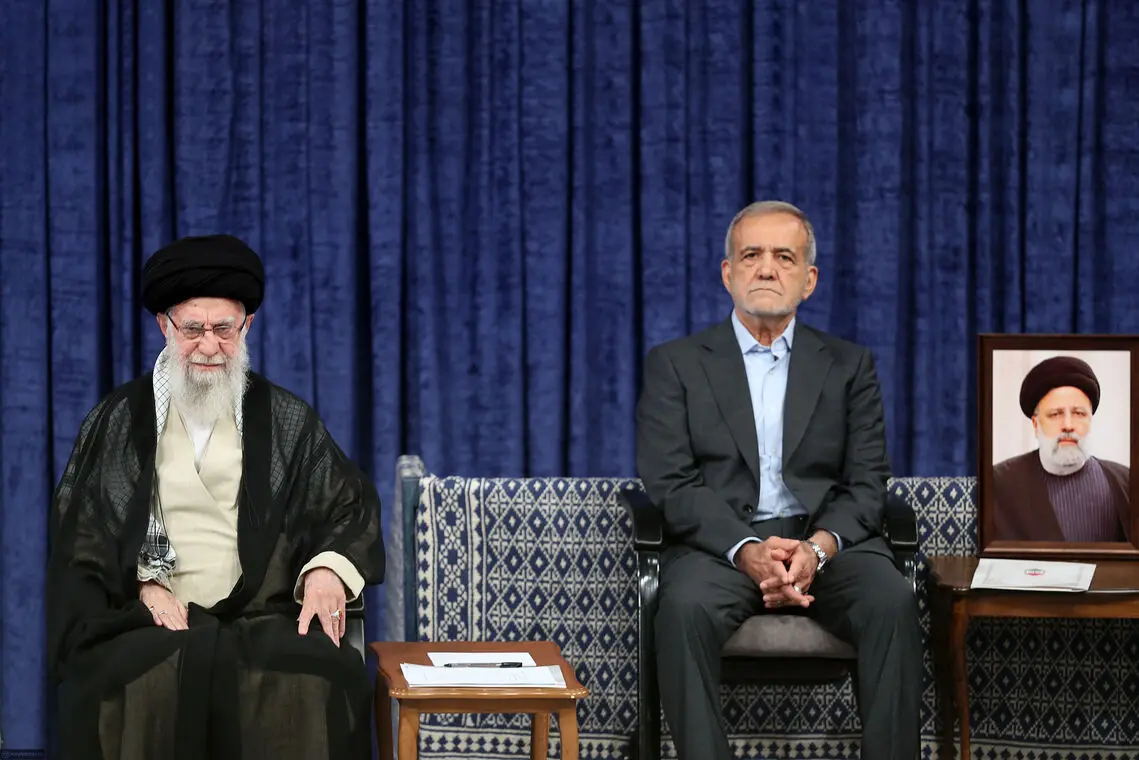 مراسم تنفیذ حکم ریاست جمهوری مسعود پزشکیان توسط رهبر انقلاب