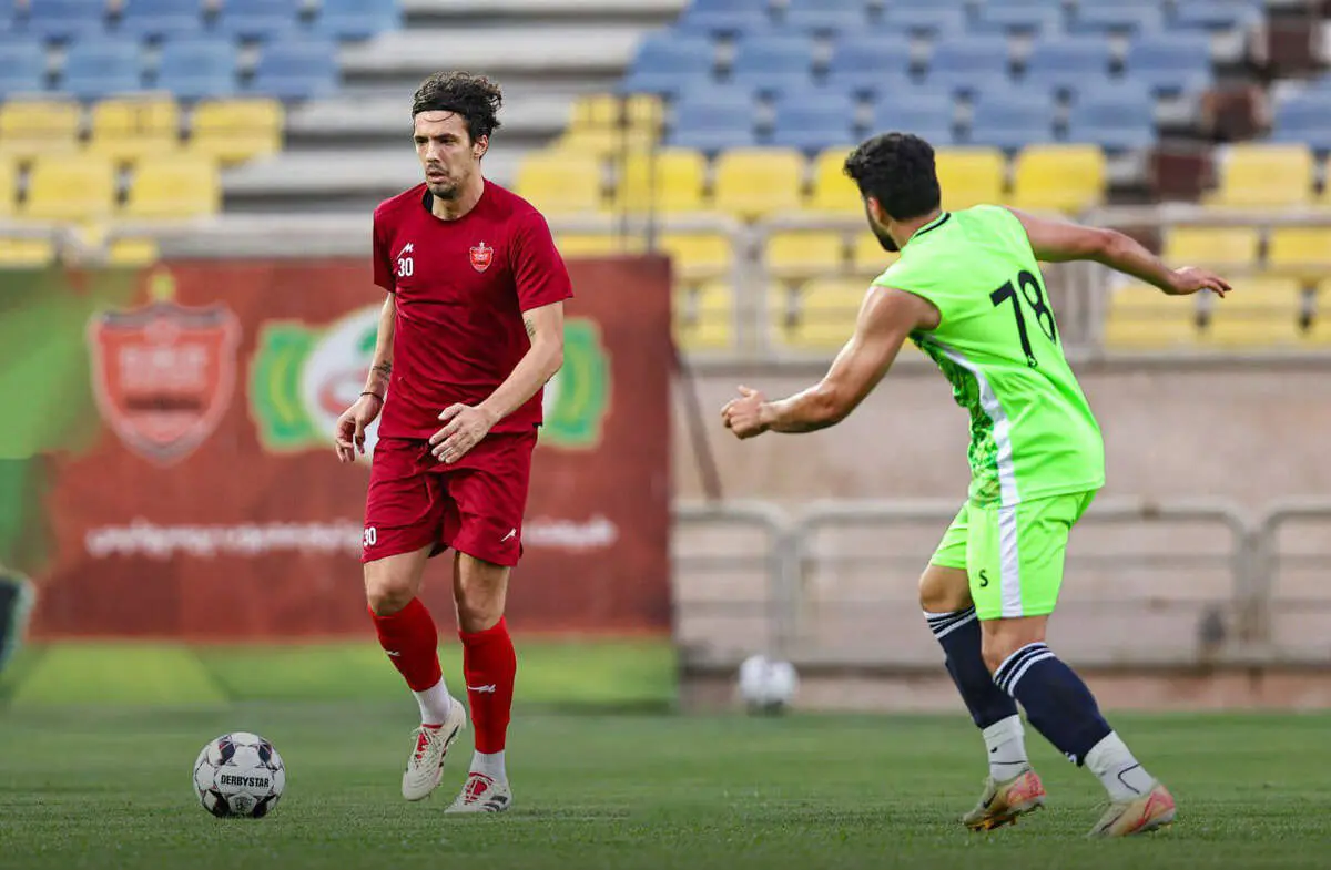 پزشک نیمار ستاره پرسپولیس را درمان می‌کند