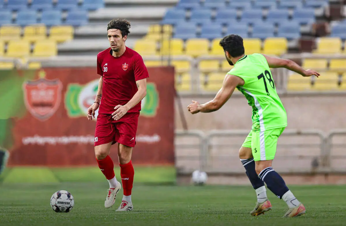 پزشک نیمار ستاره پرسپولیس را درمان می‌کند