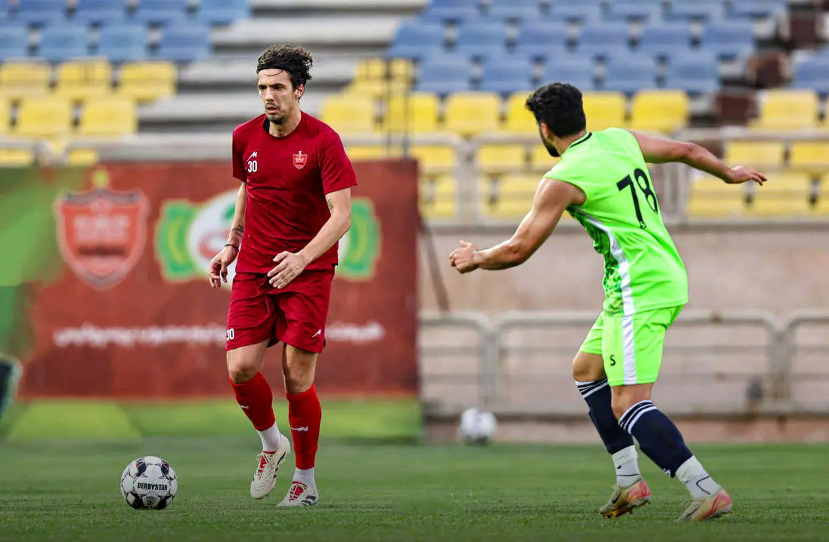 پزشک نیمار ستاره پرسپولیس را درمان می‌کند