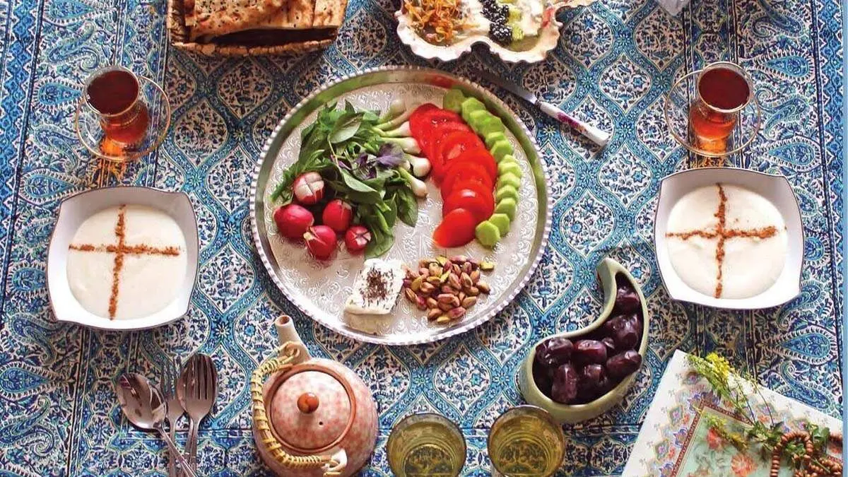 آیا افطاری و شام را با هم بخوریم؟ نکاتی از یک متخصص طب سنتی

