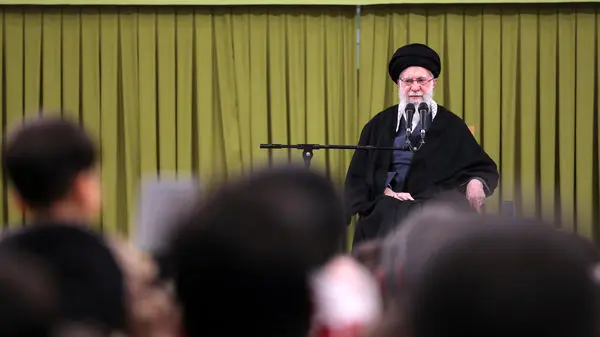 رهبر انقلاب: فتنه اخیر شبیه کودتا بود / آمریکایی‌ها بدانند اگر جنگی راه بیندازند، این جنگ، جنگ منطقه‌ای خواهد بود