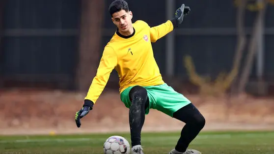 باز هم فاجعه در دربی: فحاشی هواداران استقلال علیه پیام نیازمند