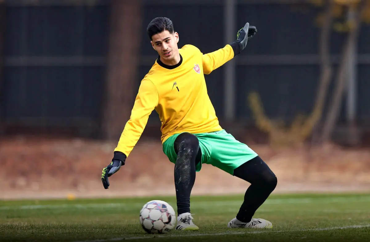 باز هم فاجعه در دربی: فحاشی هواداران استقلال علیه پیام نیازمند