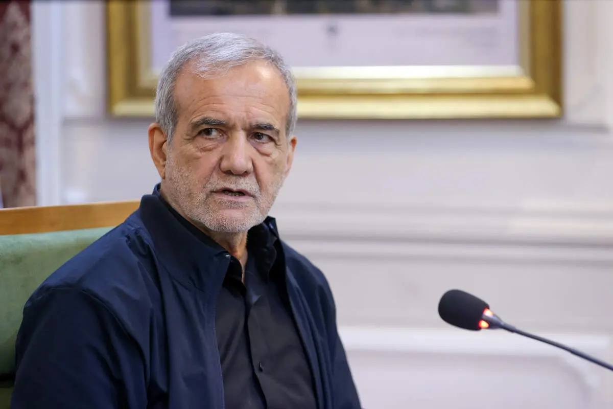 پزشکیان: یکسال پیش نماینده بودم، خیلی هم بنده را تحویل نمی‌گرفتند، امروز رئیس جمهور شده‌ام و هنوز همان آدم هستم
