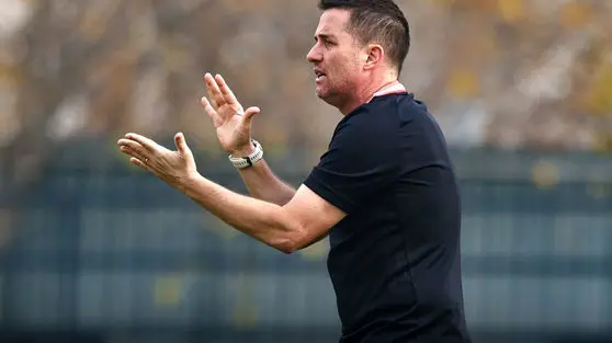 اوسمار دست به تغییر بزرگ زد/تصمیمی که قلب دفاع پرسپولیس را به لرزه انداخت