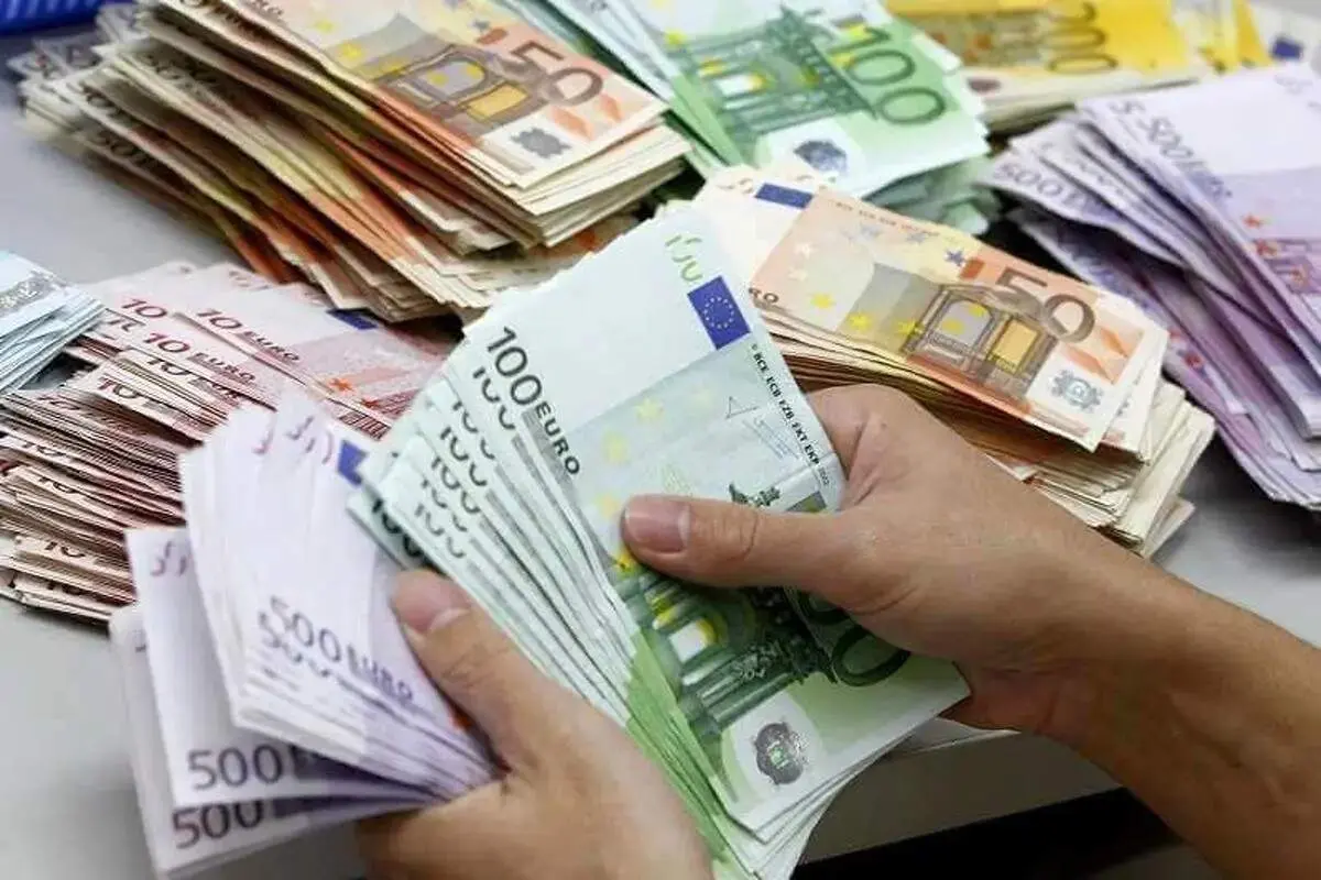 بازار ارز ایران در آستانه یک تحولی تاریخی: بررسی تاثیر مذاکرات بر نوسانات قیمتی