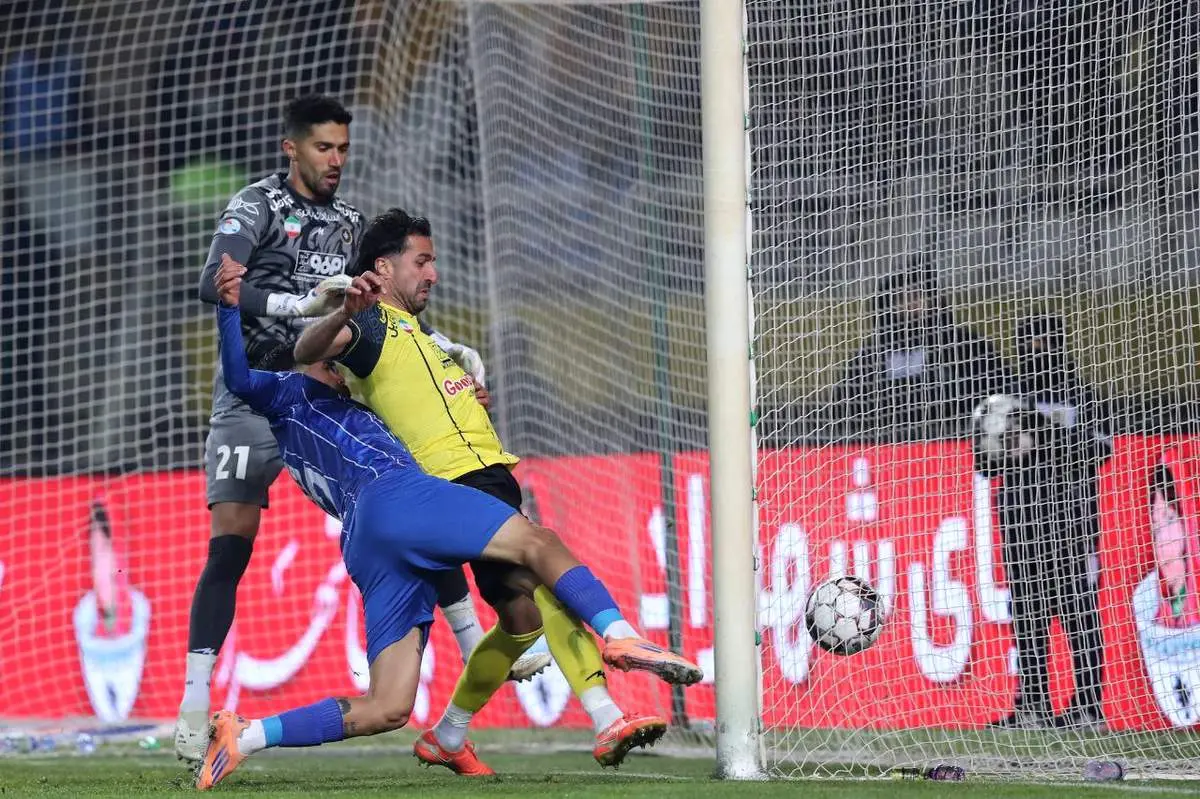 دومین ضربه سنگین استقلال به سیدحسین حسینی