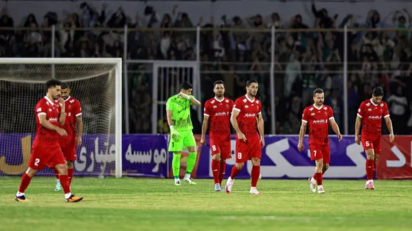 هلی‌کوپتر جبهه جدید باز کرد؛ دعوای هاشمیان با هواداران و مدیران پرسپولیس بالا گرفت!