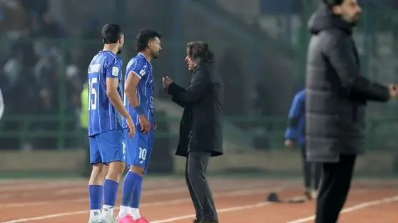 رضاییان: من همینم، در قرارداد من سلام علیک نوشته نشده است