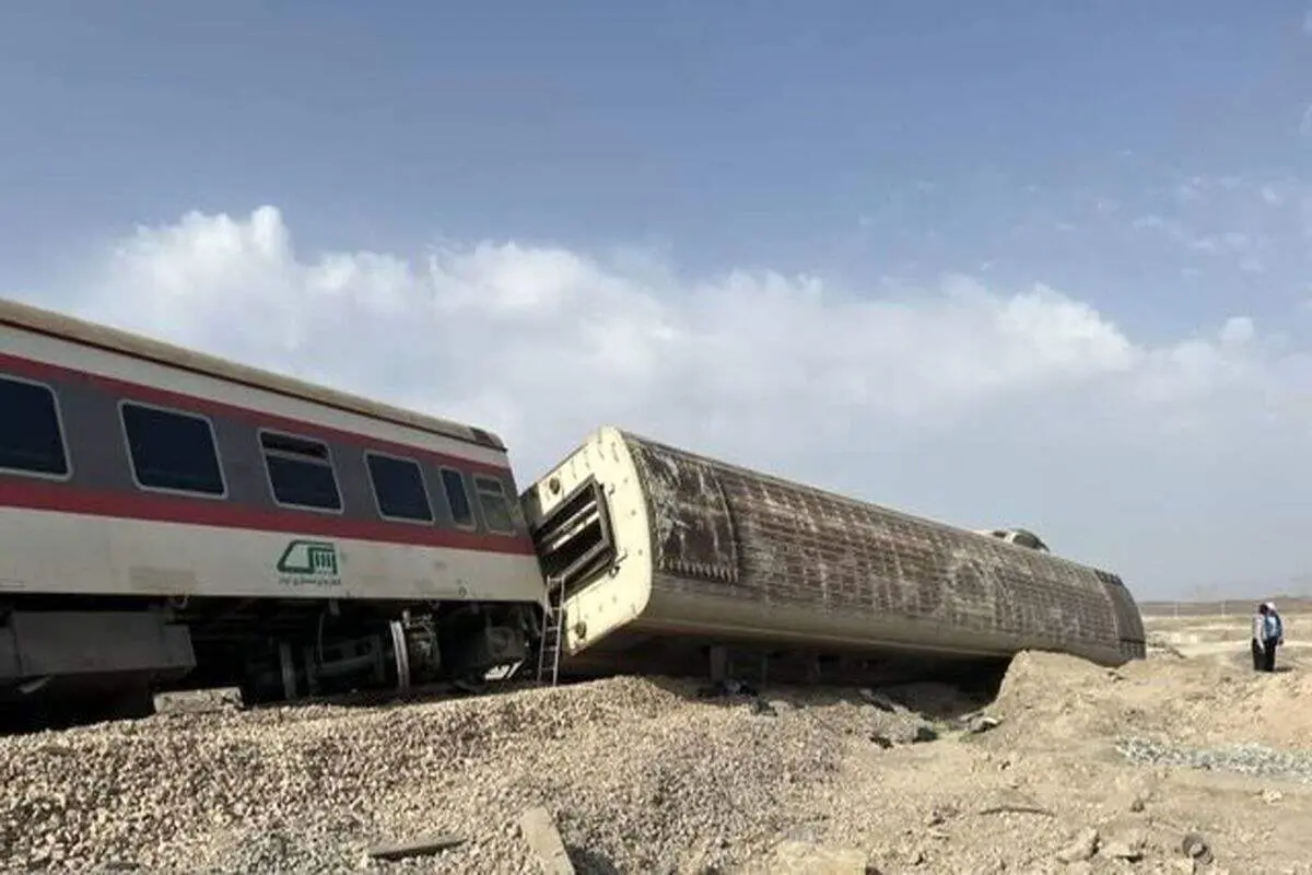 حادثه ناگوار برای قطار تهران-کرمان! چند واگن از ریل خارج شد – مسافران سالم‌اند اما سوالات بی‌پاسخ!