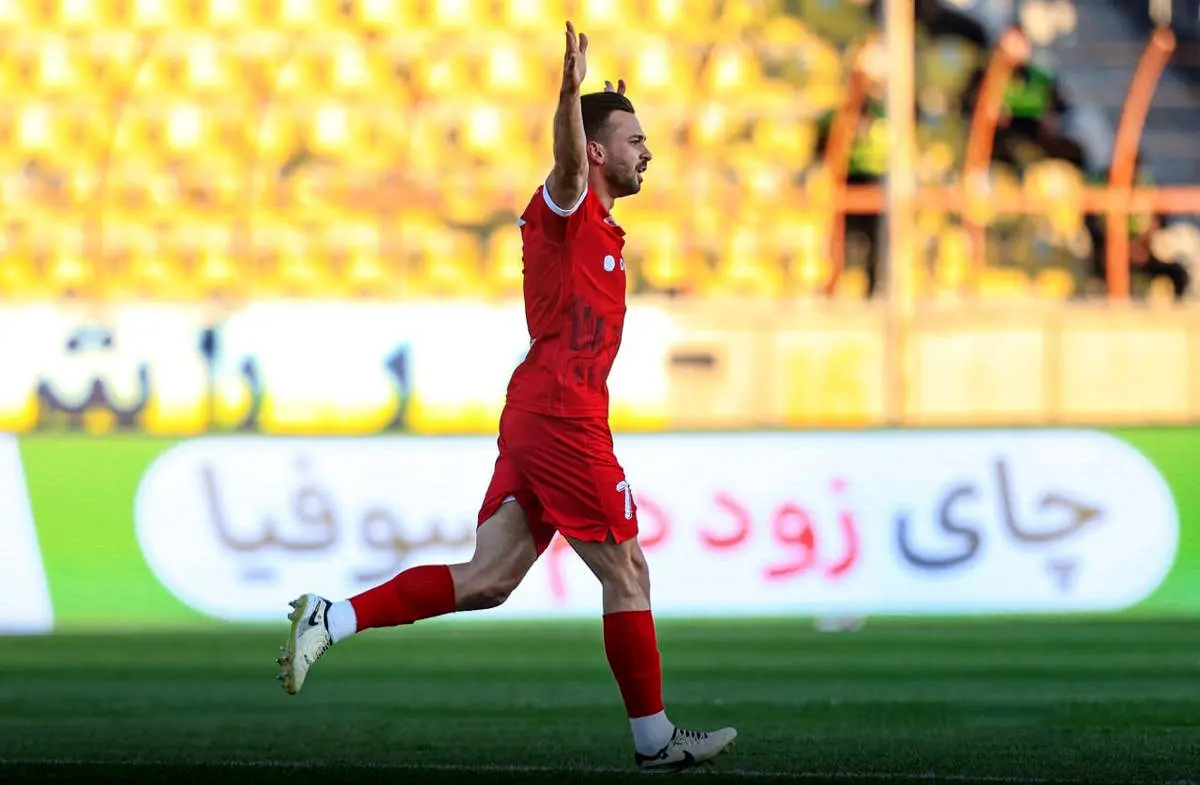 استقلال به خاطر فحاشی از سروش رفیعی شکایت کرد