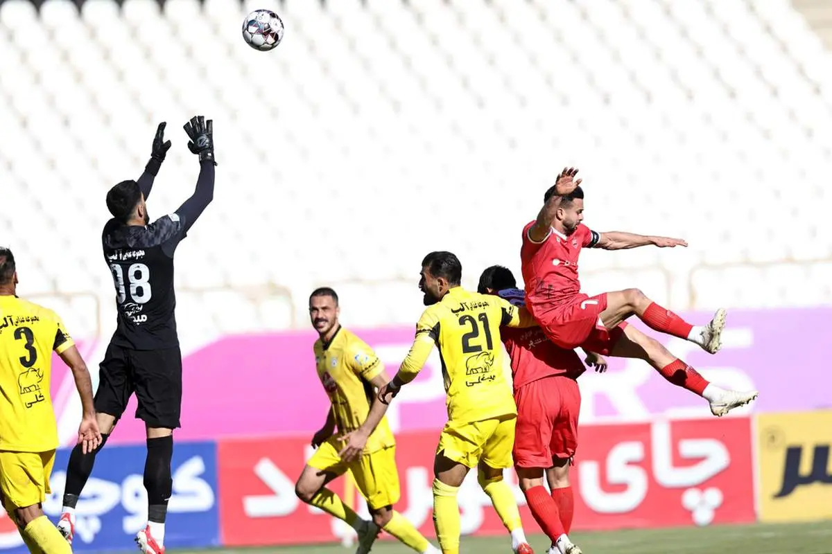 خلاصه بازی: فجرسپاسی ۲ - ۱ پرسپولیس