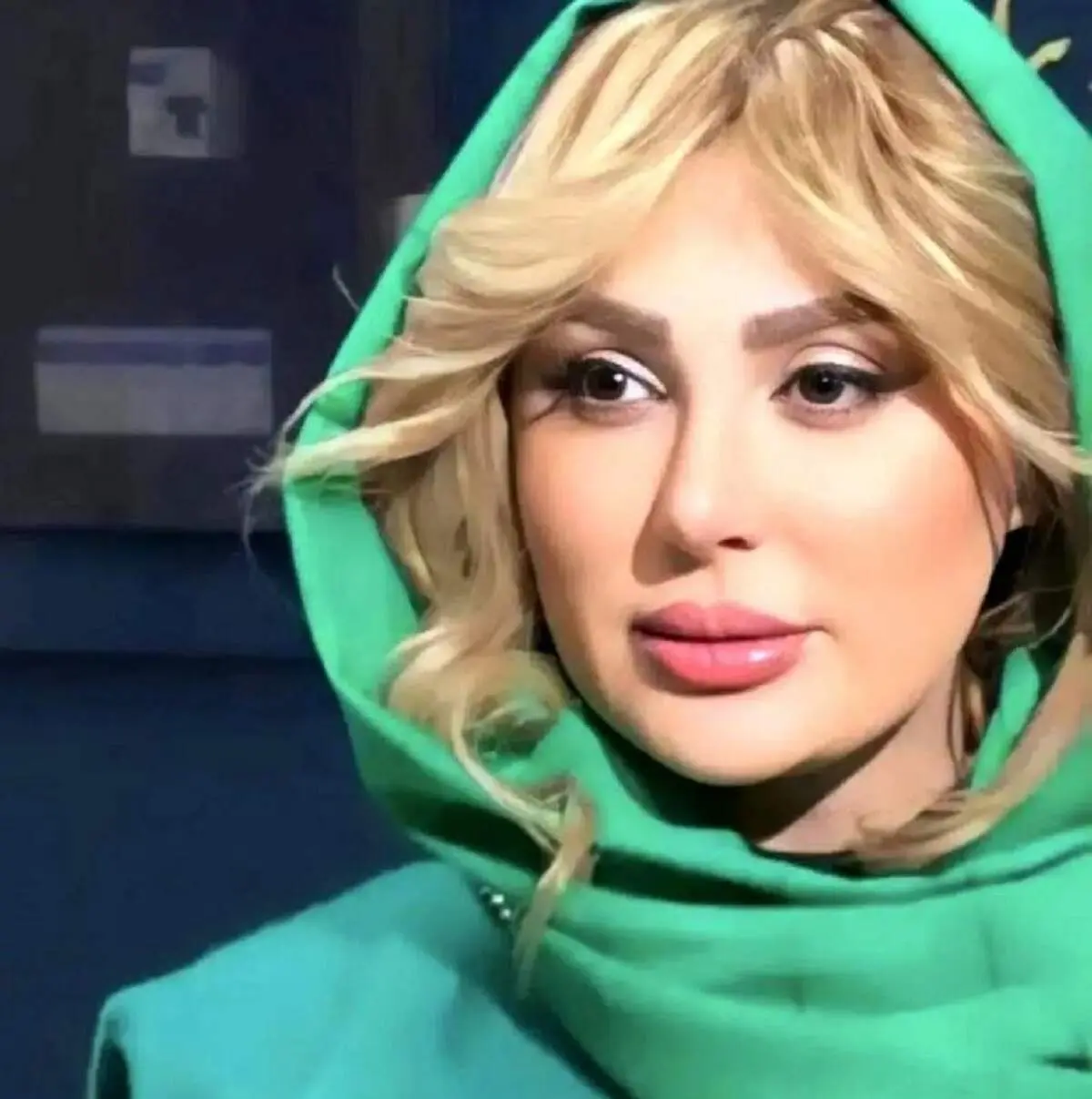 نیوشا ضیغمی با استایل آبی جسورانه در اکران ناتوردشت