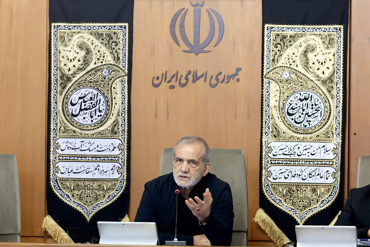 پزشکیان: عبور از جنگ ۱۲ روزه و نیل به ساحل امن و آرامش جز با حمایت و هدایت مقام معظم رهبری امکانپذیر نبود