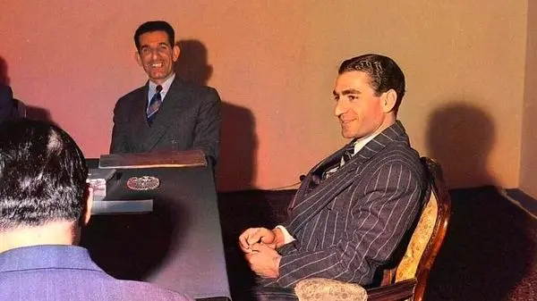 عکس کمتر دیده‌شده از حمیدرضا پهلوی در زندان اوین؛ برادر ناتنی شاه در سال ۱۳۶۴