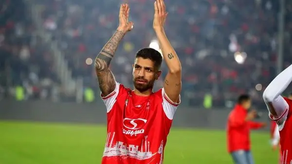 بازگشت ستاره پرحاشیه پرسپولیس به تیم
