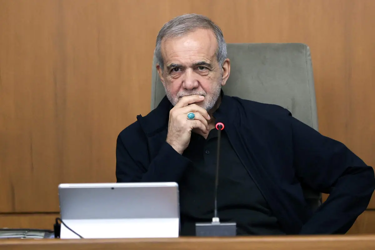 پزشکیان: این جنگ صفحه دیگری از رشادت و همدلی و همراهی را ایجاد کرد