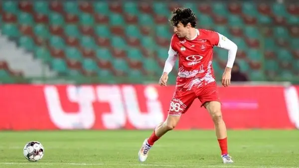 جنگ داخلی پرسپولیس بر سر پیراهن شماره ۱؛ پیام نیازمند یا الکسی گندوز؟