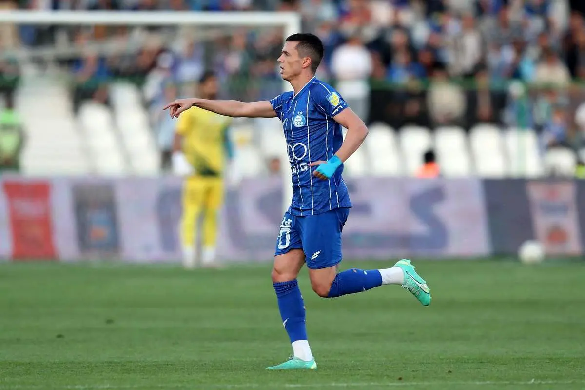 تلاش وسوسهکننده تیمهای قطری برای جذب ستاره استقلال هواداران را نگران کرد