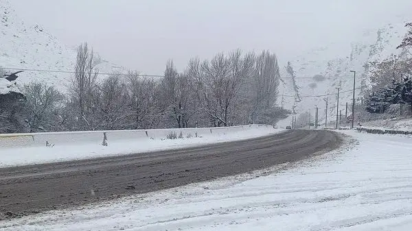 ویدیو آخرالزمانی از جاده چالوس؛ قندیل‌هایی که ممکن است جان بگیرند!