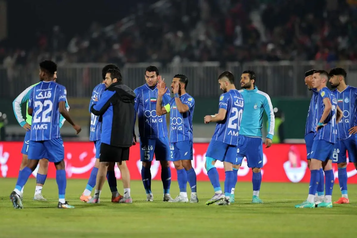 انتقاد تند و تیز پیشکسوت استقلال از ساپینتو