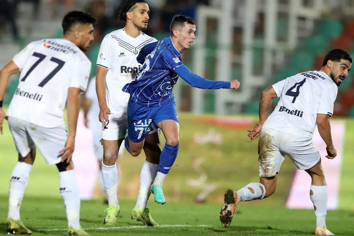 حاشیه عجیب پایانی استقلال – ملوان: آیا پنالتی سوخت؟