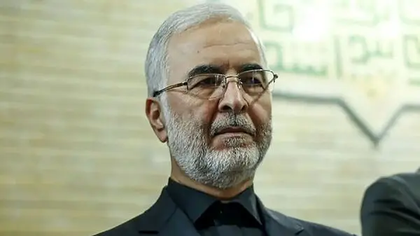 رهبر انقلاب: چرا دخالت میکنید ایران غنی‌سازی داشته باشد یا نداشته باشد، به شما چه! شما چه‌کاره‌اید؟