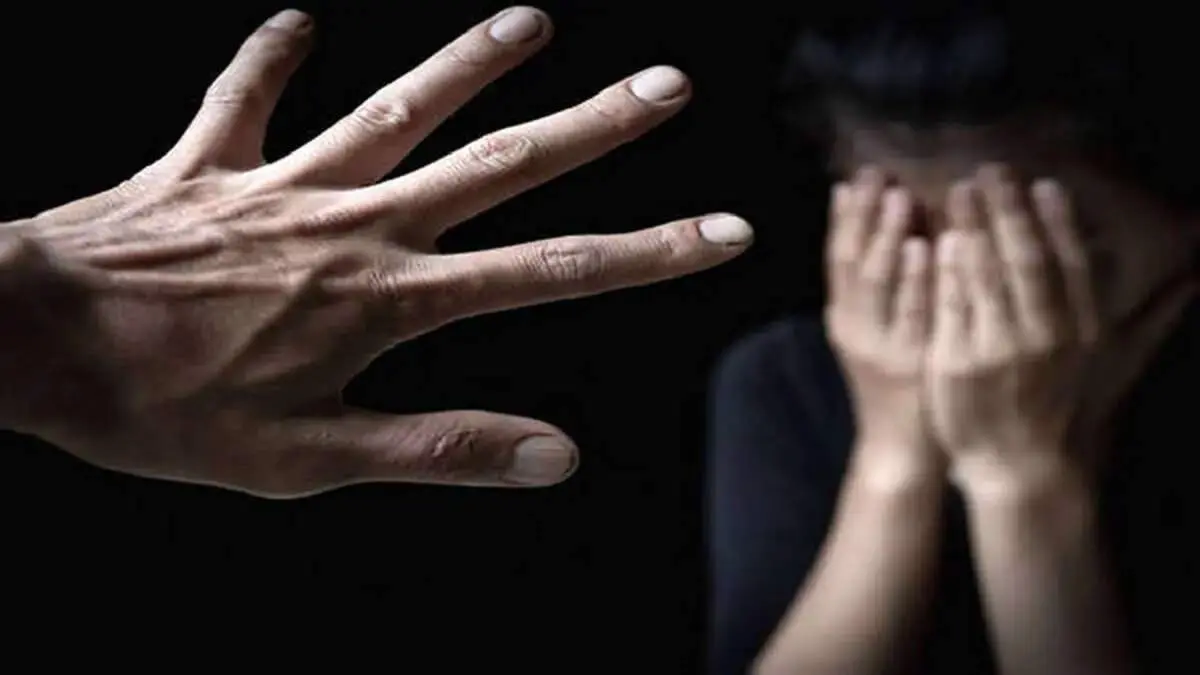 پیک تحویل کالا به دختر ۱۴ ساله و زن جوان تعرض کرد