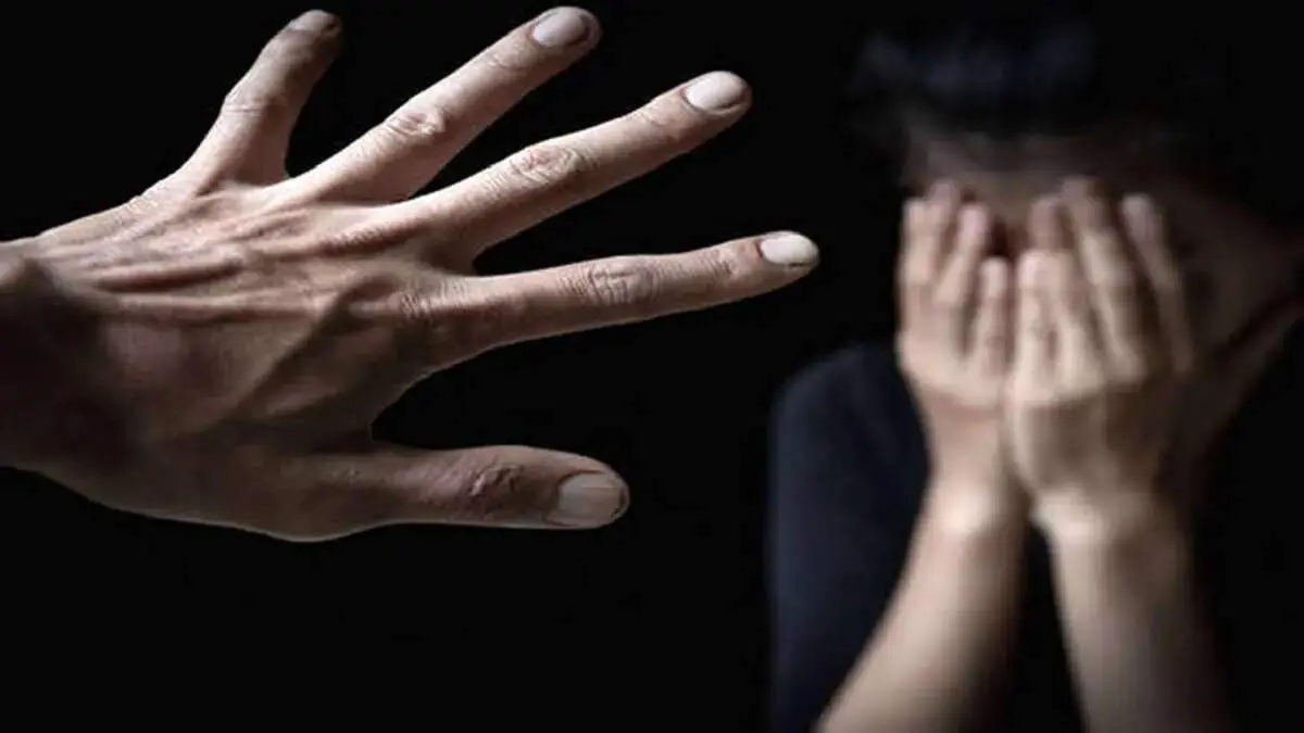 پیک تحویل کالا به دختر ۱۴ ساله و زن جوان تعرض کرد