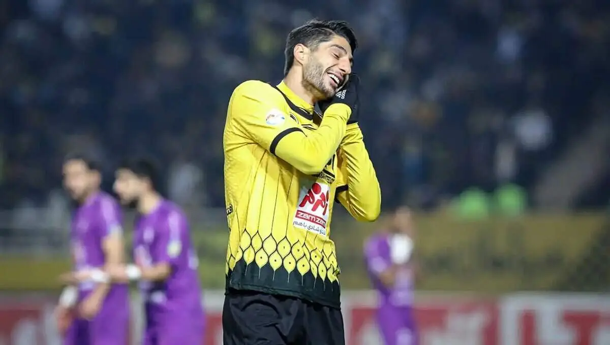 ستاره سپاهان استقلالی از آب درآمد!