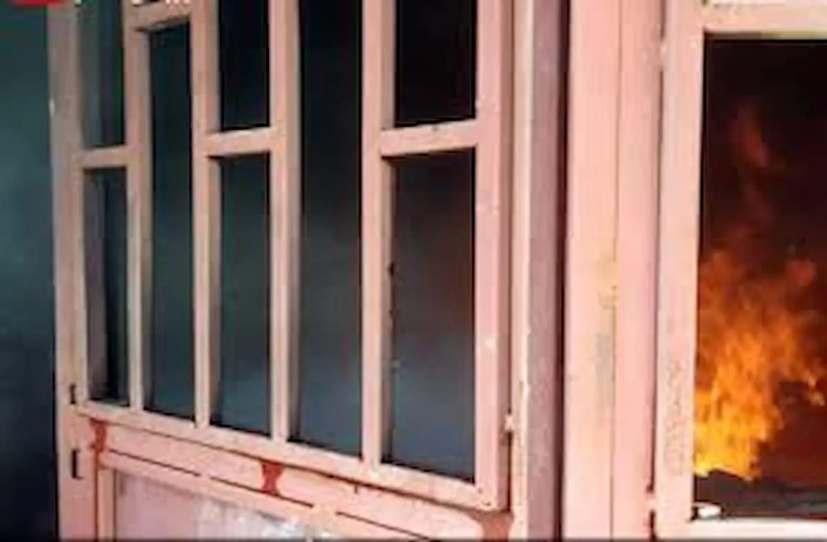 فرار نفس‌گیر از شعله‌های آتش/ مردی که از جا کولری بیرون کشیده شد
