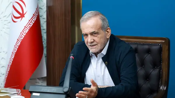 پزشکیان: هنجارشکنی در جامعه به اندازه اجبار حجاب، ناپسند و غیرقابل قبول است