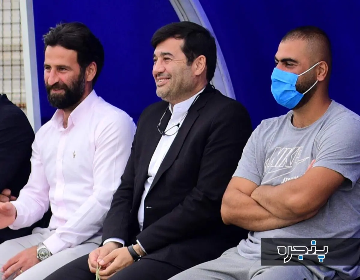 ورود عجیب وزیر ورزش به داوری دیدار استقلال - ملوان: وزیر ورزش یا هوادار ملوان؟