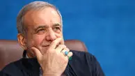 عکس پرسروصدای رئیس‌جمهور با پرچم تراکتور واقعی بود؟