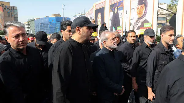 پزشکیان: عبور از جنگ ۱۲ روزه و نیل به ساحل امن و آرامش جز با حمایت و هدایت مقام معظم رهبری امکان‌پذیر نبود