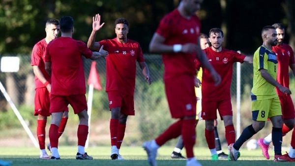 عکسِ جالب ستاره قطری با لوگوی پرسپولیس!