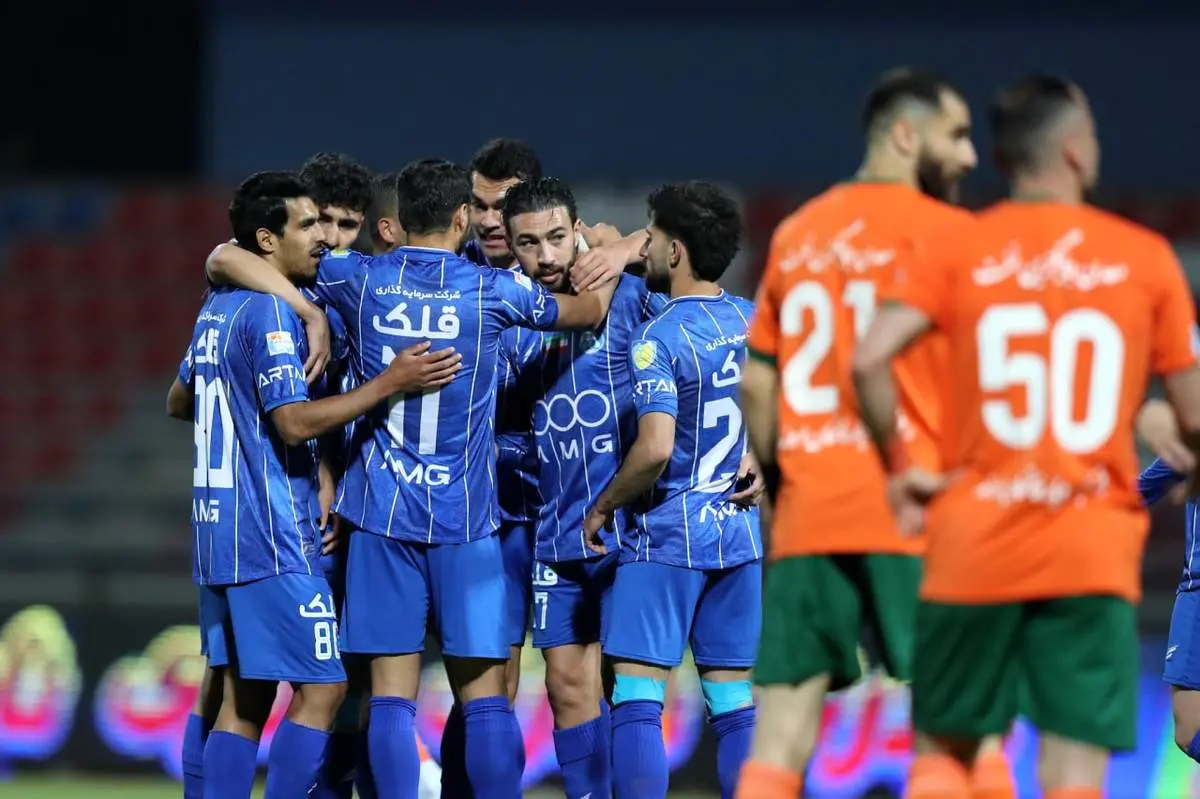 این داور را برای بازی‌های استقلال نگذارید