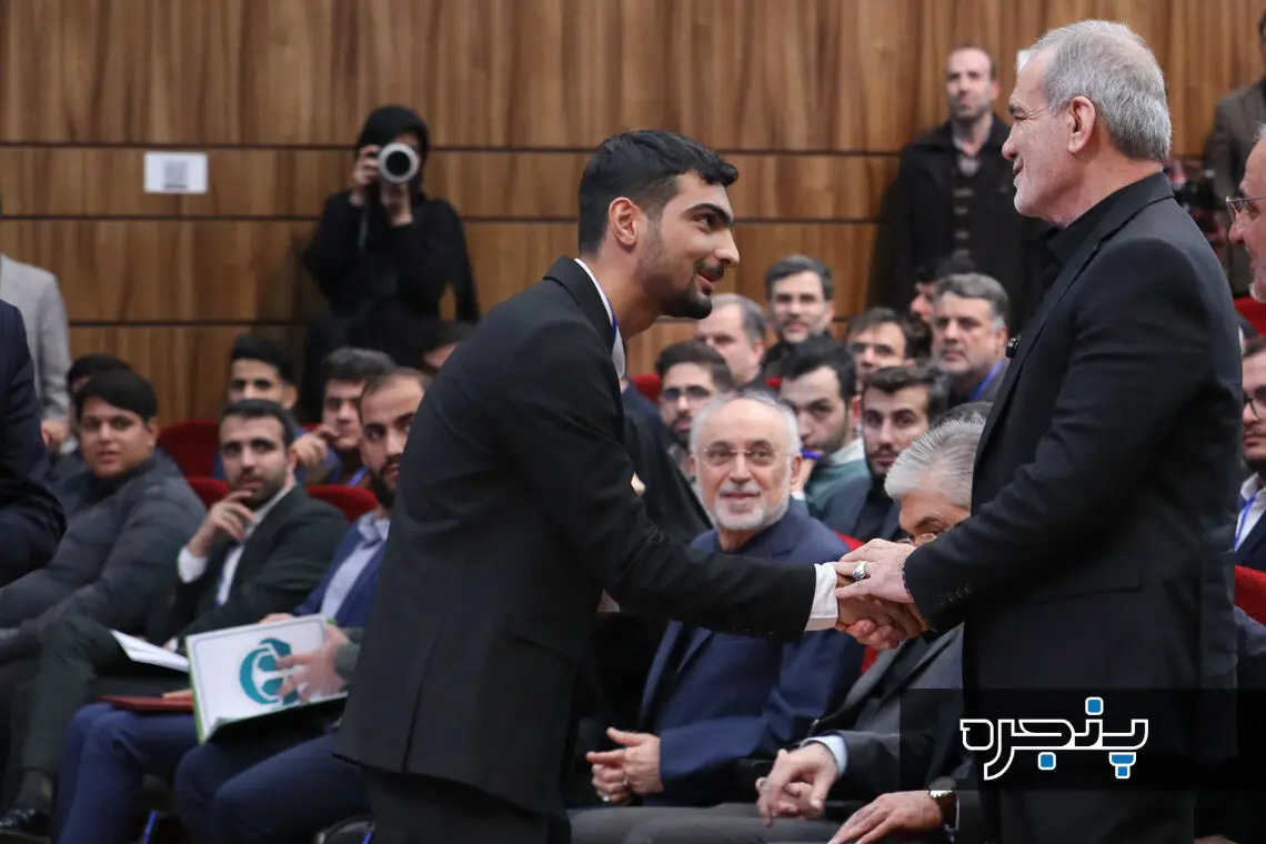 مراسم روز دانشجو در دانشگاه شریف با حضور مسعود پزشکیان