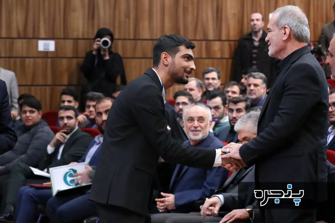 مراسم روز دانشجو در دانشگاه شریف با حضور مسعود پزشکیان