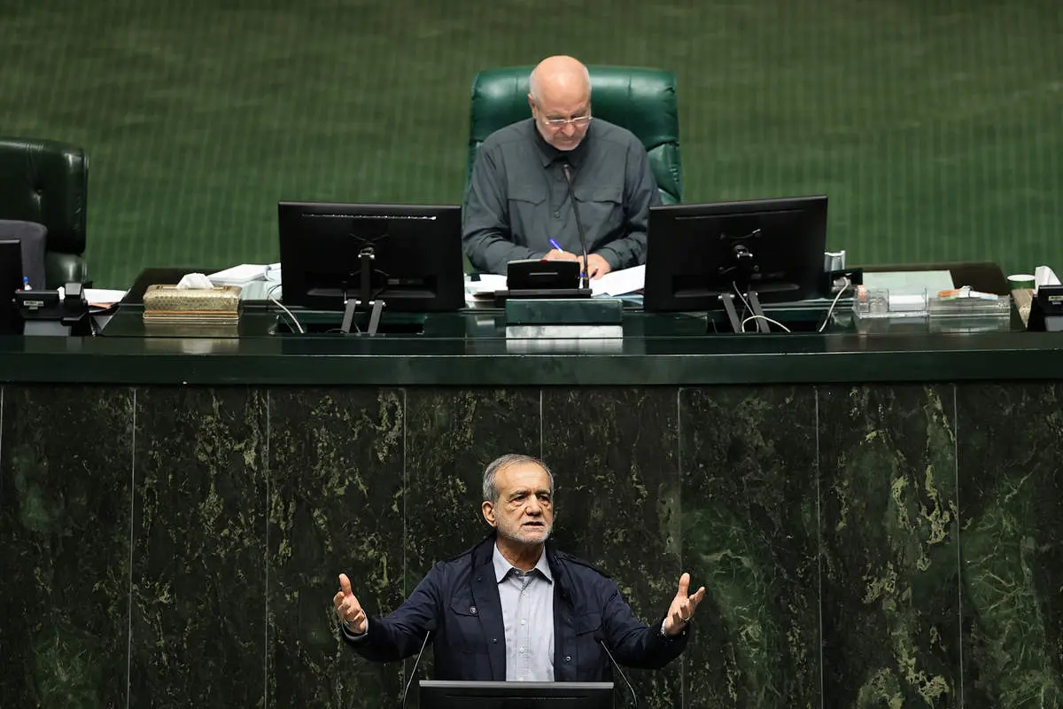 اقتصاد زیر ذره‌بین مجلس؛ نمایندگان برای پرسش از پزشکیان وارد عمل شدند