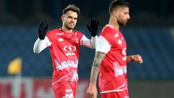 بلاتکلیفی در پرسپولیس؛ پیگیری اورونوف و بیفوما برای زمان بازگشت به ایران
