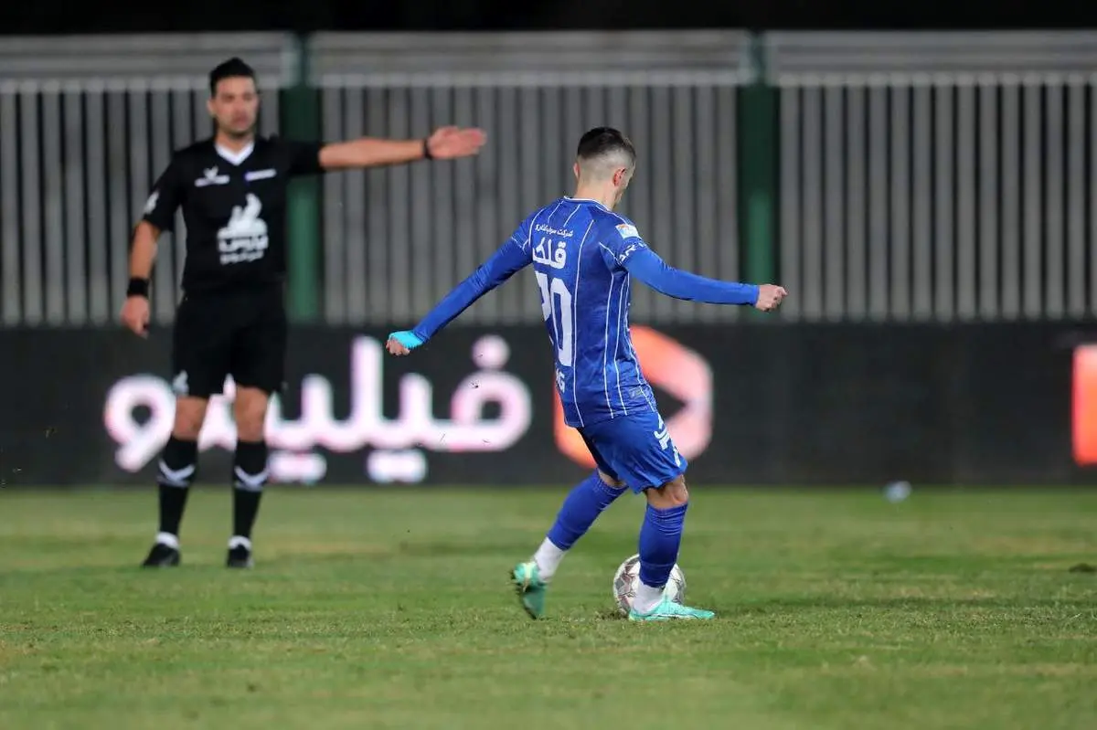 استقلال و پادیاب/ اخراج و پنالتی بحث‌برانگیز که نتیجه بازی را تحت تاثیر قرار داد