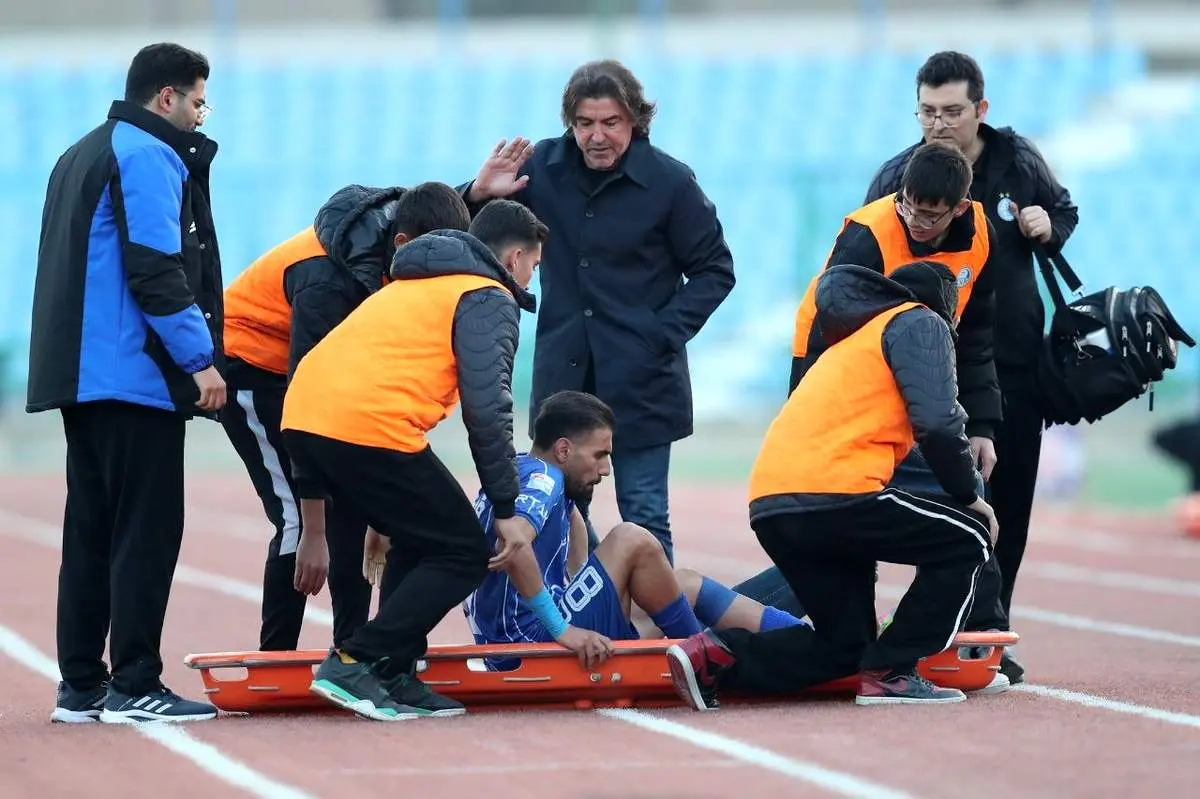 فاجعه‌ای به نام چمن زمین بازیکن استقلال را مصدوم کرد