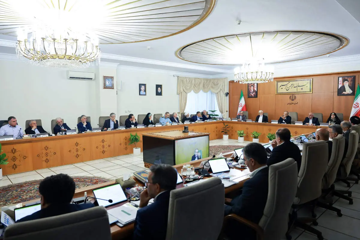 گزارش عباس عراقچی در دولت: پاسخ نامه آمریکاییها در دست تهیه است