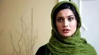 سلفی آسانسوری صورتی و آبی سپیده خداوردی