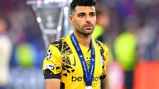 امیر قلعه‌نویی باید درباره طارمی تصمیم قاطع بگیرد